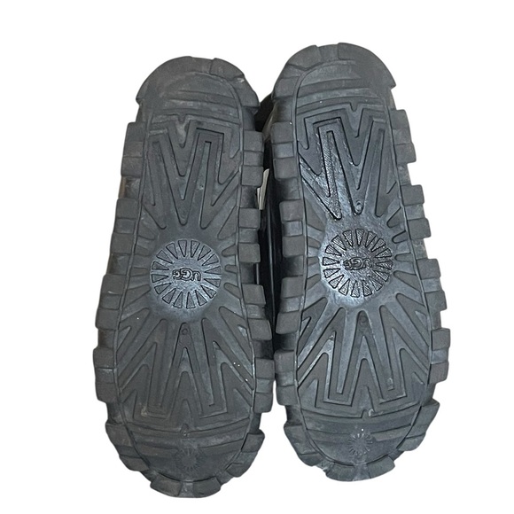 UGG Women's Classic Sherpa lined Brellah Mini Boot 1144059 -
Ladies Size 6 - Picture 7 of 12